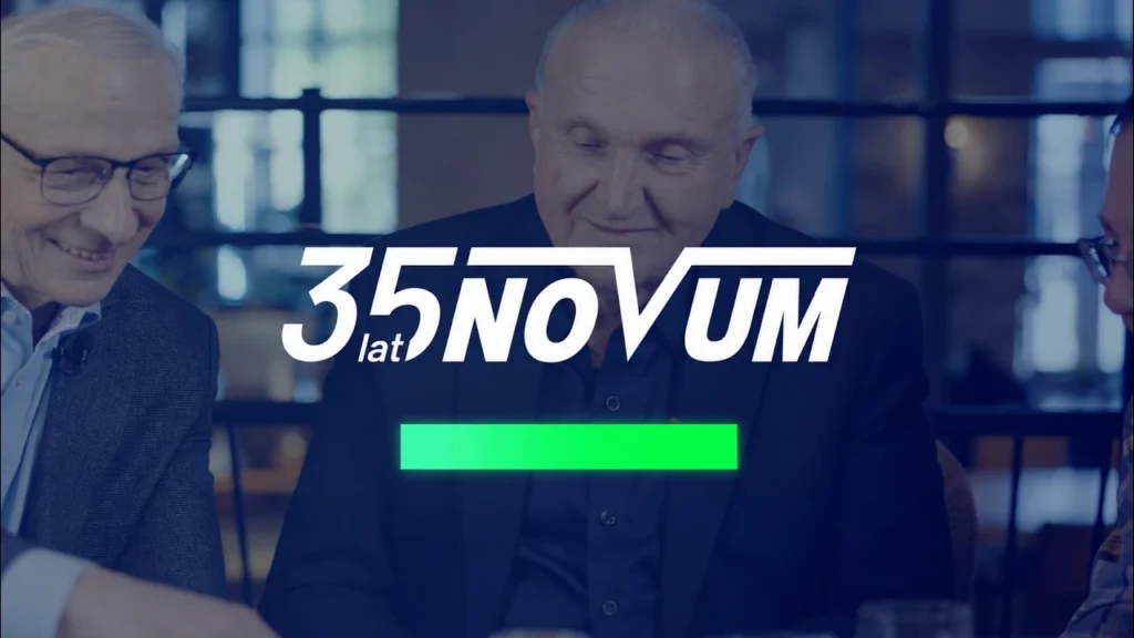 Kadr z jubileuszowego filmu NOVUM ze wspomnieniami założycieli
