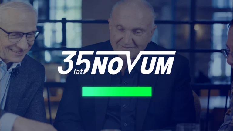 Kadr z jubileuszowego filmu NOVUM ze wspomnieniami założycieli